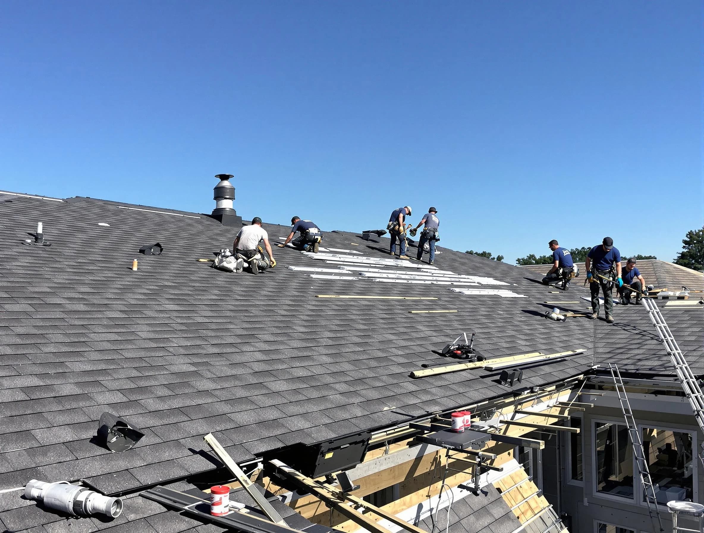 Lyndhurst Roofing Company experts performing roof installation in Lyndhurst, OH